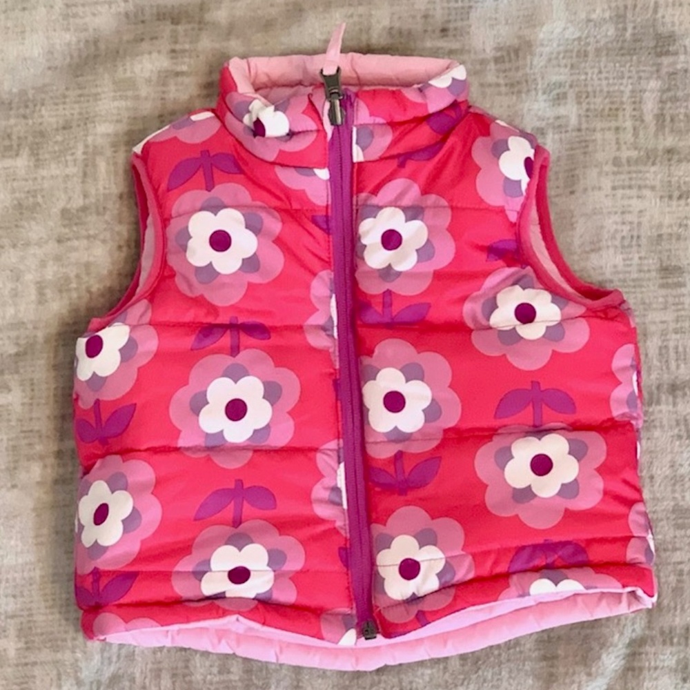 3/$45 ⭐️ iplay. Reversible Pink with White Flowers Puffy Vest SIZE L (18 months)